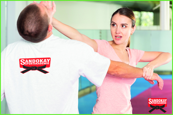 Erlerne mit dem Kurs Krav Maga Selbstverteidigung den besten Kampfsport Itzehoe ´s in der Kampfsportschule Sandokay